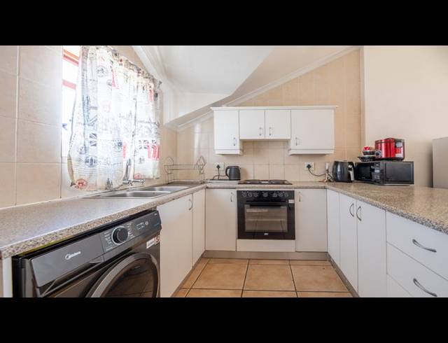 2 BEDROOM APARTMENT FOR SALE IN BRACKENFELL CENTRAL